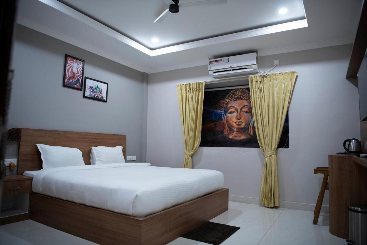 Airavat Hotel Bhubaneswar Buitenkant foto